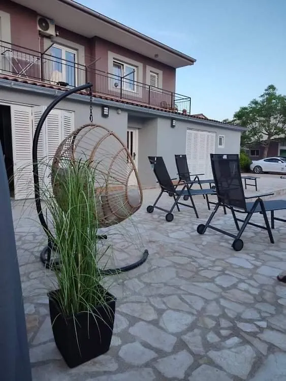Villa Marko 3 Bedrooms Apartment Pula
